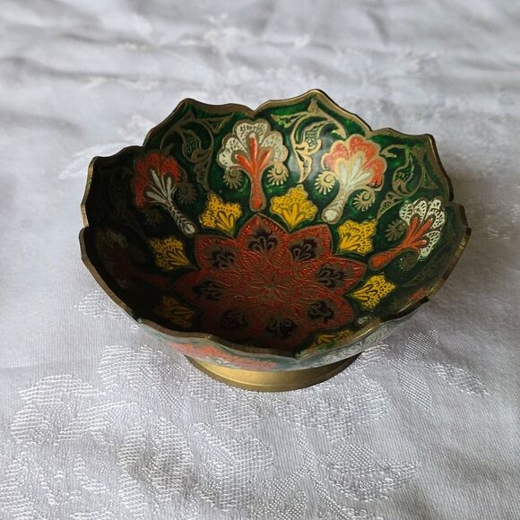 Vintage Hand Painted Floral Decorative Brass Bowl Made in India Catchall - Picture 7 of 8